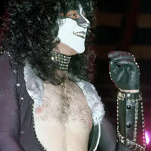 Kiss Performing Kiss Performing