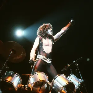 Kiss Performing Kiss Performing