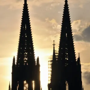Koelner Dom, Cologne Cathedral at dusk, Cologne, North Rhine-Westphalia, Germany, Europe Koelner Dom, Cologne Cathedral at dusk, Cologne, North Rhine-Westphalia, Germany, Europe