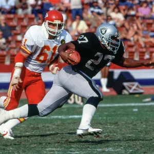 LA Raiders Kenny Hawkins Game Action LA Raiders Kenny Hawkins Game Action