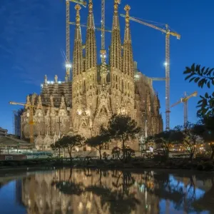 La Sagrada Familia Print La Sagrada Familia Print