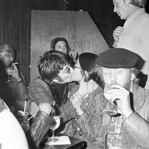 Lennon Turns Heckler