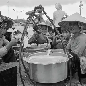 Life Along The Saigon River Life Along The Saigon River
