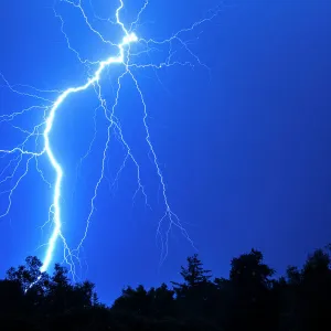 Visual Treasures Framed Print Collection: Lightning Storms