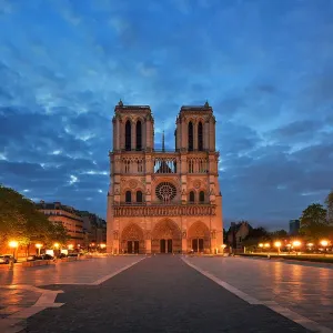 Notre Dame de París iluminada. Notre Dame de París iluminada.