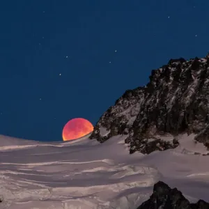Lunar Eclipse and Mount Shuksan Lunar Eclipse and Mount Shuksan