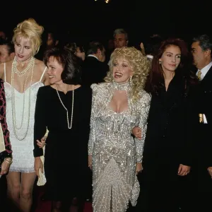 MacLaine, Hannah, Field, Parton And Julia Roberts Attend Steel Magnolias Premiere