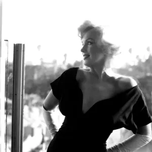 Marilyn Monroe At The Beverly Hills Hotel Marilyn Monroe At The Beverly Hills Hotel