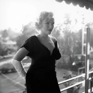 Marilyn Monroe At The Beverly Hills Hotel Marilyn Monroe At The Beverly Hills Hotel