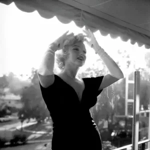 Marilyn Monroe At The Beverly Hills Hotel Marilyn Monroe At The Beverly Hills Hotel