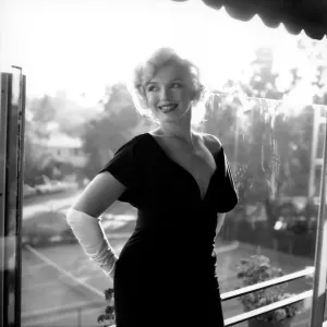 Marilyn Monroe At The Beverly Hills Hotel Marilyn Monroe At The Beverly Hills Hotel