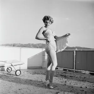 Marilyn Monroe in Polka Dot Bikini Marilyn Monroe in Polka Dot Bikini