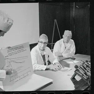 Images Dated 1982 November: 26 Nov 1982