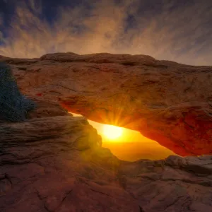 Travel Destinations Framed Print Collection: Spectacular Mesa Stone Arch Iconic Vistas