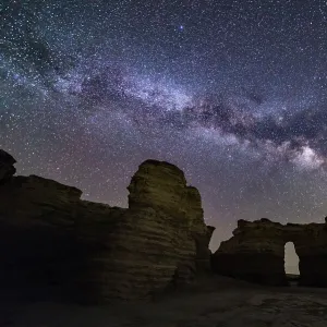 Milkyway over Monument Rocks, Kansas