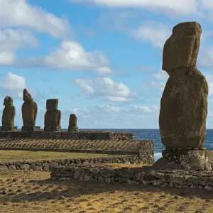 Moai, UNESCO World Heritage Site, Rapa Nui, Easter Island, Chile Moai, UNESCO World Heritage Site, Rapa Nui, Easter Island, Chile