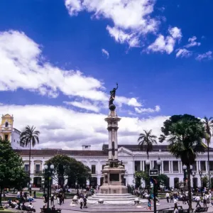 Monument to the Heroes of Independence on Plaza Grande Monument to the Heroes of Independence on Plaza Grande