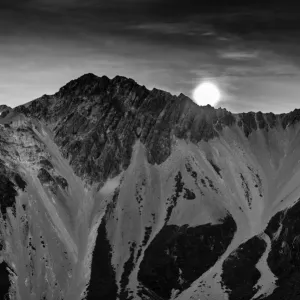 Moonrise in Mount Cook Village Moonrise in Mount Cook Village