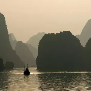 Morning Light over Halong Bay Morning Light over Halong Bay