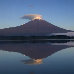 Mount Fuji reflected in Lake Motosu, Fuji-Hakone-Izu National Park, Honshu, Japan Mount Fuji reflected in Lake Motosu, Fuji-Hakone-Izu National Park, Honshu, Japan