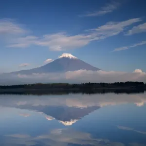 Mount Fuji reflected in Lake Motosu, Fuji-Hakone-Izu National Park, Honshu, Japan Mount Fuji reflected in Lake Motosu, Fuji-Hakone-Izu National Park, Honshu, Japan