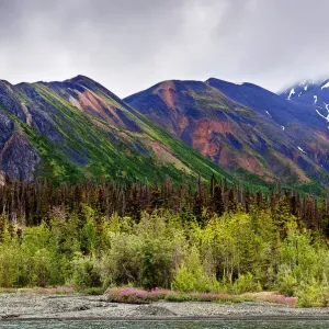 Mountains of Kathleen Lake