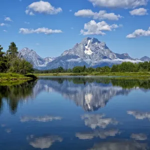 Mt Moran reflecting in Snake River, Grand Teton National Park, Wyoming, USA Mt Moran reflecting in Snake River, Grand Teton National Park, Wyoming, USA