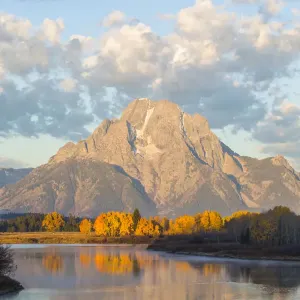 Mt. Moran reflecting in Snake River in autumn, Grand Teton National Park, Wyoming, USA Mt. Moran reflecting in Snake River in autumn, Grand Teton National Park, Wyoming, USA
