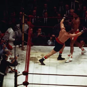 Images Dated 1970 December: 8 Dec 1970