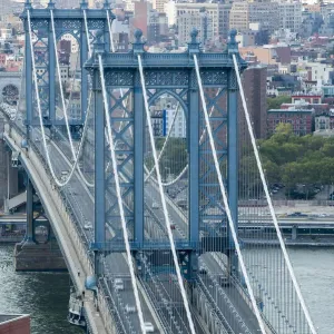 New York City - Manhattan Bridge - Close-up