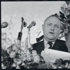Images Dated 1976 May: 5 May 1976