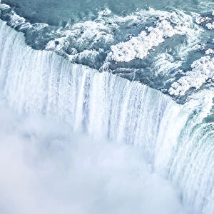 Niagra Horseshoe Falls from above in Winter