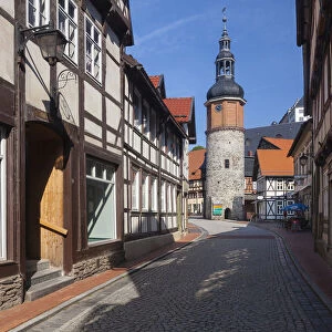 Niedergasse alley with Saigerturm tower, Stolberg im Harz, Saxony-Anhalt, Germany