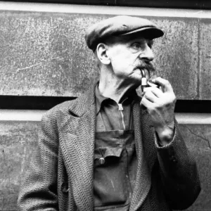 Old Man Smoking Old Man Smoking