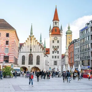 Old Town Hall, city centre at Marienplatz
