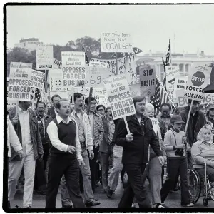 Images Dated 1975 October: 25 Oct 1975