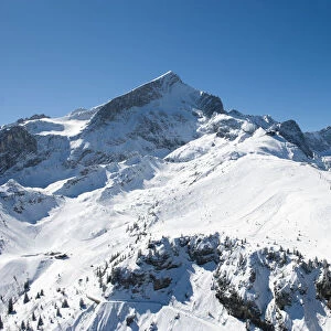 Osterfelder ski slope, Langenfelder ski slope, Hochalm, Hochalmbahn cable car, Alpspitze mountain and Zugspitze mountain, Wetterstein mountain range, Garmisch-Partenkirchen, Bavaria, Germany