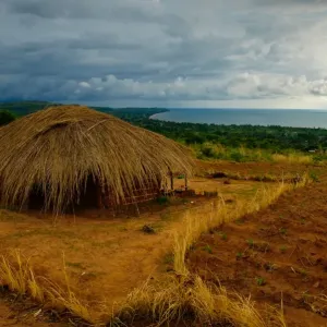Sovrastante il Lago Malawi. Sovrastante il Lago Malawi.