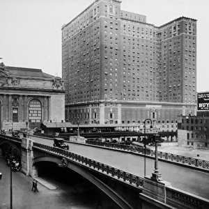 The Overpass; Exterior view of the overpass outside Grand Central Terminal, New York City