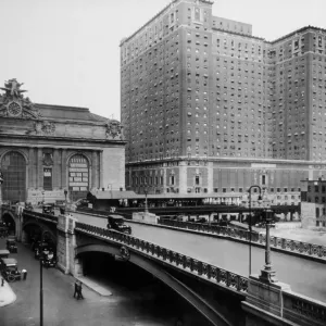 The Overpass; Exterior view of the overpass outside Grand Central Terminal, New York City