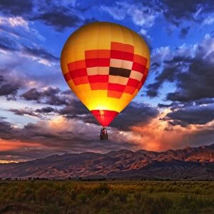 Owens Valley Hot Air Balloon Night Light