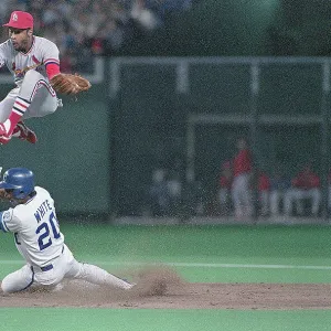 Images Dated 1985 October: 20 Oct 1985