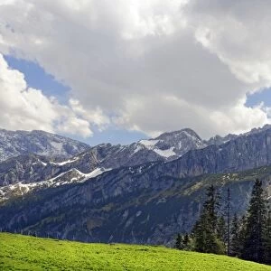 Panorama at Kreuzeck with Alpspitze and Zugspitze massif, Kreuzeckgruppe, Garmisch-Partenkirchen District, Upper Bavaria, Bavaria, Germany