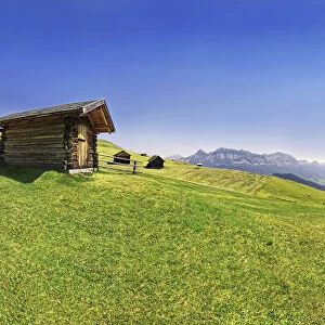 Panoramic view at Mt Peitlerkofel, Sasso delle Putia, with mountain huts and alps, Alta Badia, Dolomites, South Tyrol, Italy, Europe