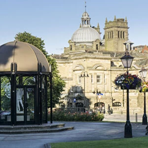 UK Travel Destinations Jigsaw Puzzle Collection: Harrogate, North Yorkshire, England