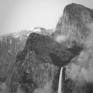 Magical Waterfalls Collection: Yosemite Falls
