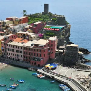 Plunging view on Vernazza