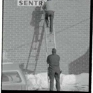 Images Dated 1982 December: 13 Dec 1982