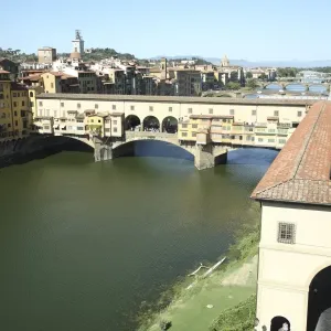 Ponte Vecchio and Arno River, Florence, Italy Ponte Vecchio and Arno River, Florence, Italy