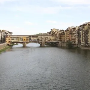 Ponte Vecchio and Arno River, Florence, Italy Ponte Vecchio and Arno River, Florence, Italy